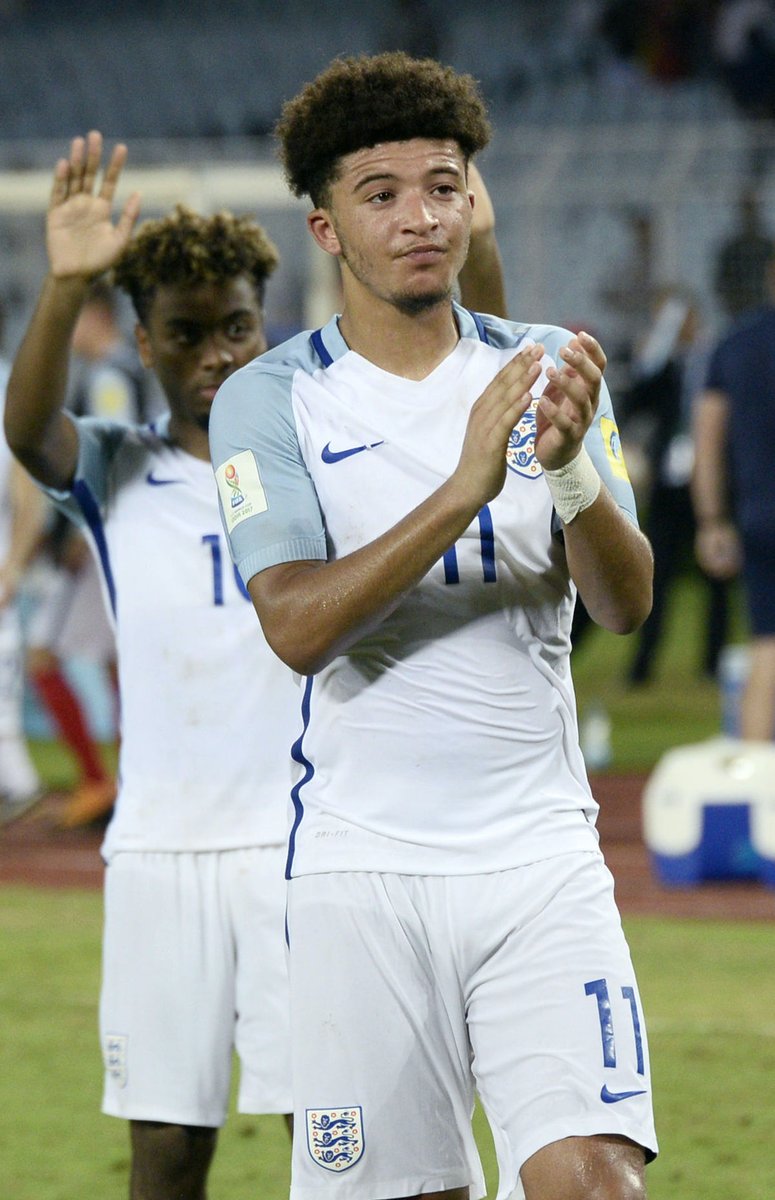 Squawka's tweet photo. In 2017, England won...

◉ Their first U17 World Cup with Phil Foden &amp; Jadon Sancho

◉ Their first U19 Euros with Reece James &amp; Mason Mount

◉ Their first U20 World Cup with Dominic Calvert-Lewin

Four years later, #ENG reach their first men's Euros final with all of them. 🙌 https://t.co/3pZpI56O37