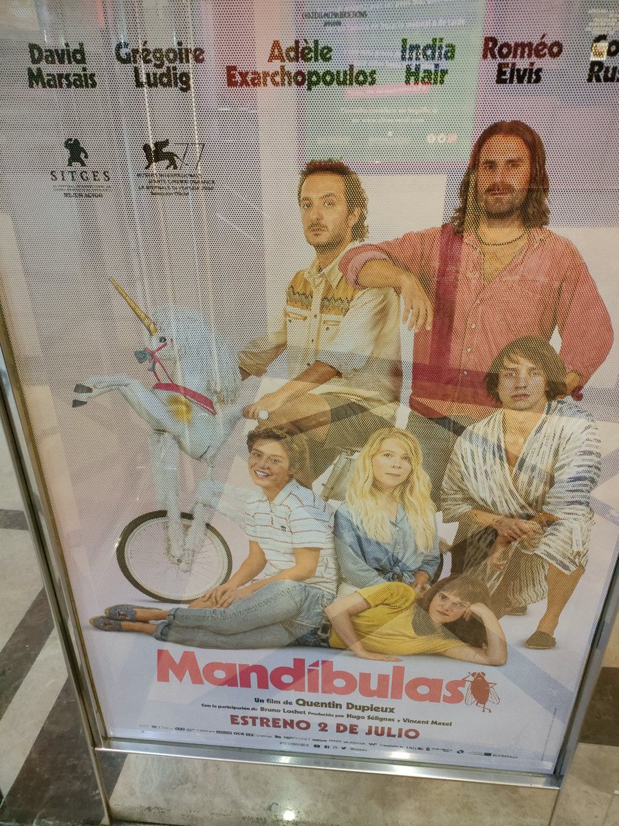 jackoceanic's tweet photo. pues #Mandibulas es una chulada de principio a fin,Dupieux mezcla dos tontos muy tontos con pinceladas de ET para darnos un cuento delirante y muy tierno sobre el valor de la amistad ,mención especial a una maravillosa  Adele Exarchopoulos  ,bravoo
👏👏👏 https://t.co/h10HpSkfKW