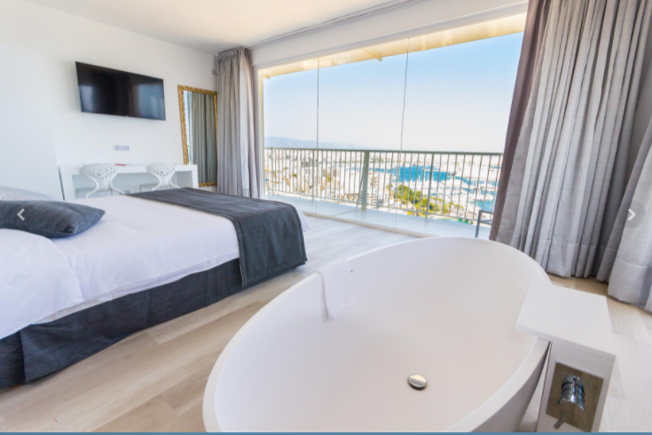 Sales de baño, bombas de colores, aceites esenciales... te inspiramos para que prepares un baño relajante y salir como nuev@ ¿Te apuntas?😉👉 bit.ly/suitedancingon… en <a href="/Horizonte24/">Hotel Amic Horizonte 🌴 de Mallorca</a> 
#travelspain #suiteenpalmademallorca #tourismspain #roomwithaview