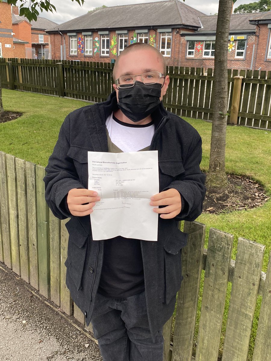 DBA6thForm's tweet image. Congratulations Rhys on gaining your place to study Genetics at the University of Liverpool @LivUni @BGreenIntSchool what a fantastic achievement 😊