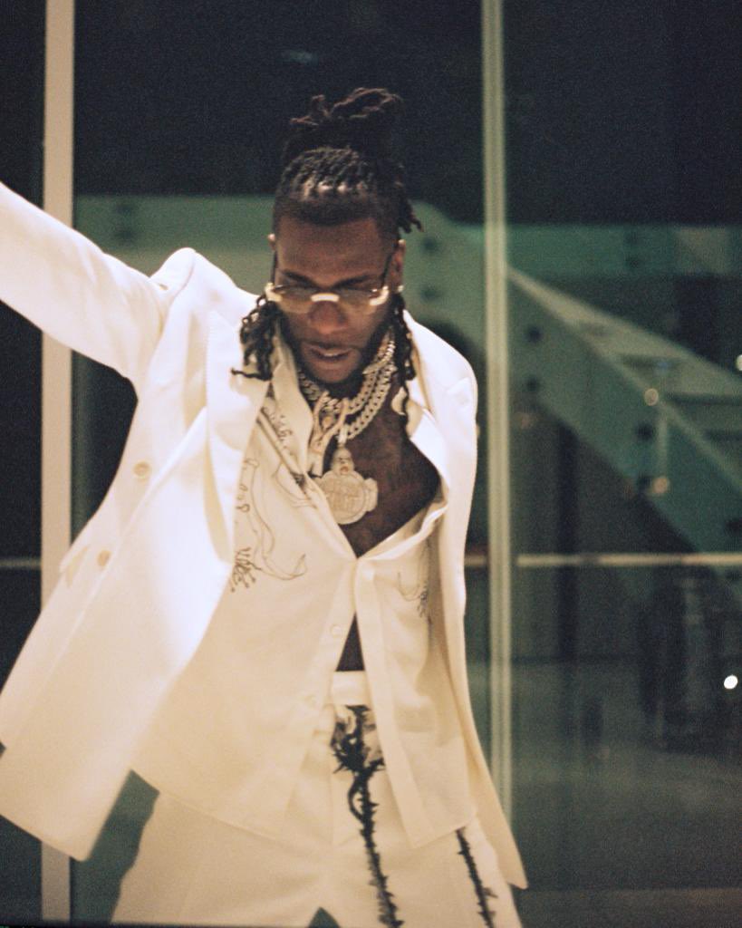 Happy birthday Burnaboy
#Africangiant 
#grammyawardwinner 2021
#Africa's biggest star.
100 more bds.
100 more tunes.
@NalimaWinnie
@MJamaldeen10 
@bmugisaa 
@Apipawe1 
@ChrisNuwa
@UniahkJ 
@Omonu911 
@Sha_rhytah 
@MonicsLovar 
@burnaboy 
@HunchoBoss5 
@HAKIM1569