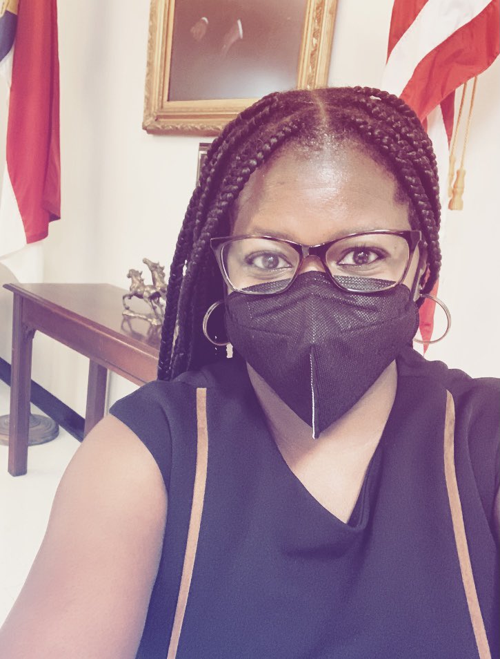 qspencer1085's tweet photo. Please allow me to reintroduce myself! π
π»
My name is Quantisha Spencer. Principal Resident at Mac Williams Middle School!
Today was a great first day!ππΎ
#yourfutueprincipal #cumberland2022 #MSA @NELA_NCSU #mustangsintheback @TPierrie https://t.co/P7rbozBcXX