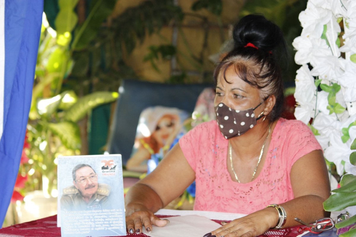 La Dirección de la Asamblea de #Bayamo acompañó a delegados del Consejo Popular Molino Rojo en el analizálisis de las acciones para la implementación de las ideas, conceptos y directrices del 8vo del PCC dado a su relevancia en la materialización del trabajo en esa demarcación.