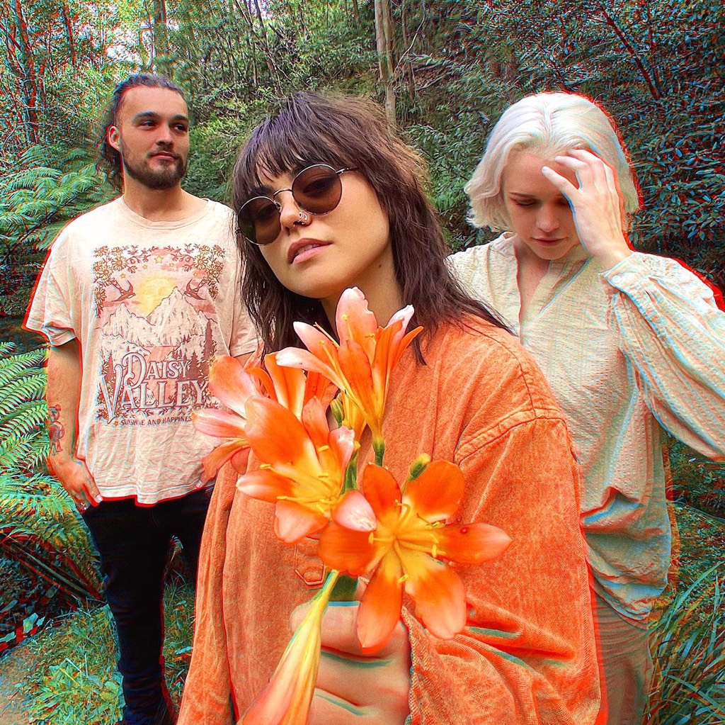 Adam Russell (@blackplastic) on Twitter photo Blissful lush pop, all the way from Canberra. Check out <a href="/Apricot_Ink/">Apricot Ink</a>’s beautiful new track Make Believe: blackplastic.co.uk/alternative-el… Blissful lush pop, all the way from Canberra. Check out <a href="/Apricot_Ink/">Apricot Ink</a>’s beautiful new track Make Believe: blackplastic.co.uk/alternative-el…