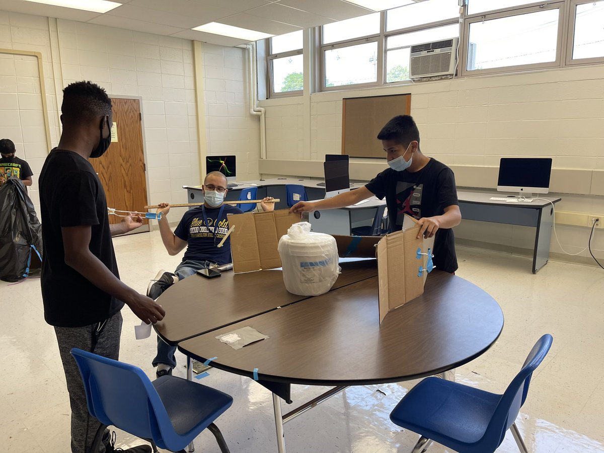 LMooreFMS_FTPS's tweet image. The FMS Art Integration and STEAM Programs are off to an amazing start! @FTPSchools @HurdVPFMS_FTPS @MrPaspects_FTPS @ITCA_FTPSchools