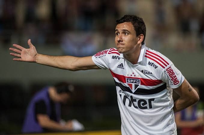 Coluna_Do_Spfc's tweet photo. Pablo, do São Paulo, recebe sondagem do Inter

Clube gaúcho deseja empréstimo do atacante https://t.co/N38RcUTqB6