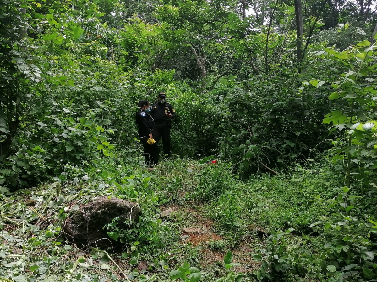 juanVictorCas1's tweet photo. #Actualización IDENTIFICAN A MUJER ASESINADA BRUTALMENTE. Kimberly Anabisca de 21 años fue asesinada brutalmente y el cuerpo con señales de violencia fue abandonado en un costal sobre la carretera a #Oratorio #SantaRosa. En desarrollo @sonora969 https://t.co/yAU0pn2sUt