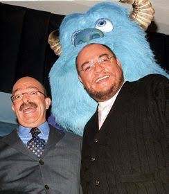 Que alguien me me explique por favor, por que en EUA gozan de las voces originales de #MonstersAtWork y en México no tenemos a Andrés Bustamante y a Victor Trujillo. <a href="/disneyplusla/">Disney+ Latinoamérica</a> <a href="/DisneyStudiosLA/">Disney Studios LA</a> <a href="/Disney/">Disney</a> <a href="/DisneyPrensaMX/">Disney Prensa México</a>