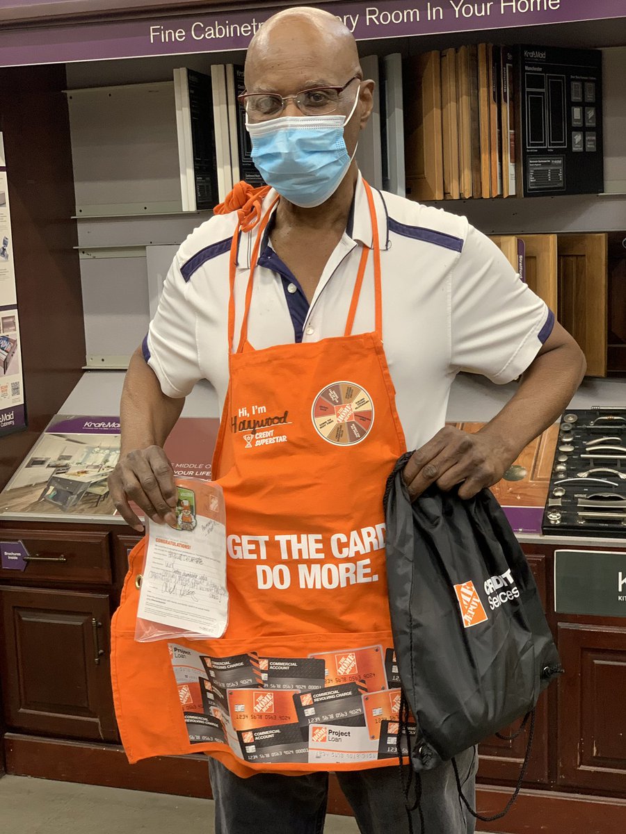 cristinah6618's tweet photo. Specialty Tuesday Celebrations ! Celebrating Haywood on being our top credit associate in our store🔥🔥🎉#unstoppablemerced6618 @kacy_lelievre @MattEberhardHD https://t.co/JvJoTExpJo