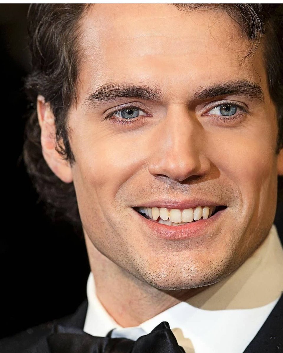 dracula_iphone's tweet photo. @AllAboutRomance ok, I know he's conventionally attractive, but it's the sexy teeth for me. 😁 https://t.co/W8JqZJdKIN