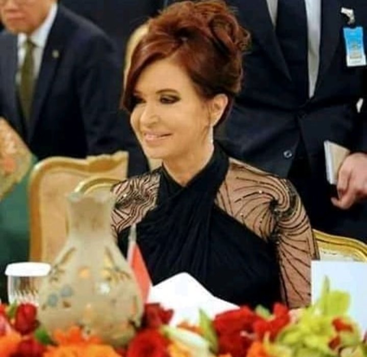 chuck_lennon's tweet image. Un gorila me dijo que esta foto no llega ni a 30 RT...

Me imagino que no me sueltan la mano no?