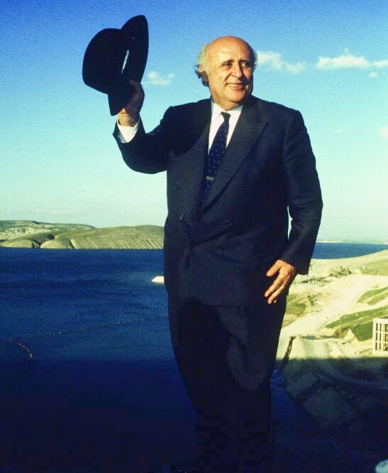 Şapka denince..
#süleymandemirel 

#sapkachallenge