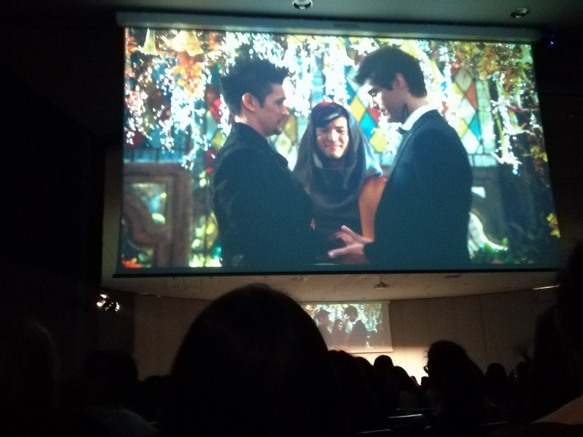 Shumdariopower's tweet image. Hey hey heyyyy I need see this moments of #itainstitutecon3 omg, are Matt and Harry in this moment I want to know 😭♥️