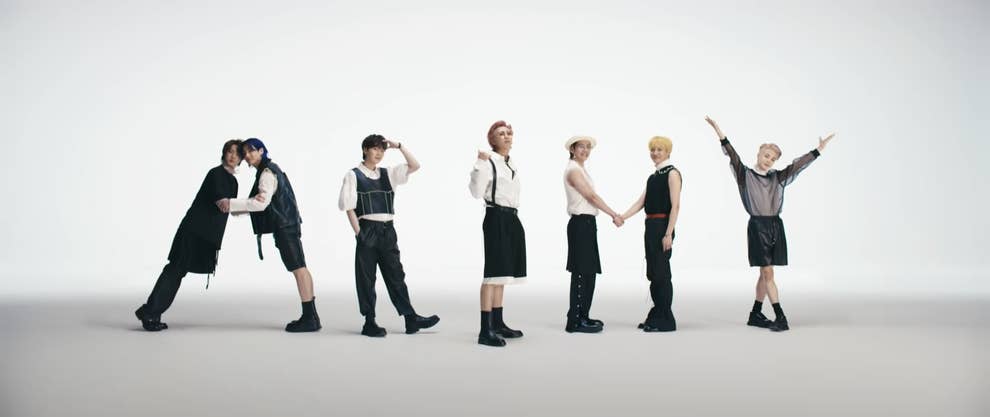 Amber37121831's tweet photo. #backgroundpic BTS ARMY Become a member of ARMY they are such a amazing group of singers and dancers https://t.co/VSMIFI0OkN