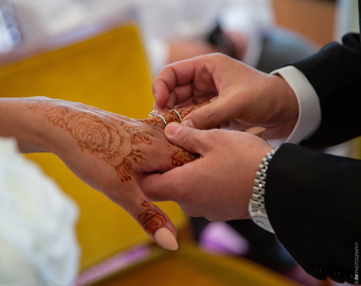 Adamaa_warr's tweet photo. Le jour où : 
Elle  lui a donné son oui ... 
Il lui a transmis son Nom !!

#AwPhotos #wedding https://t.co/bc8KoF5D9Q