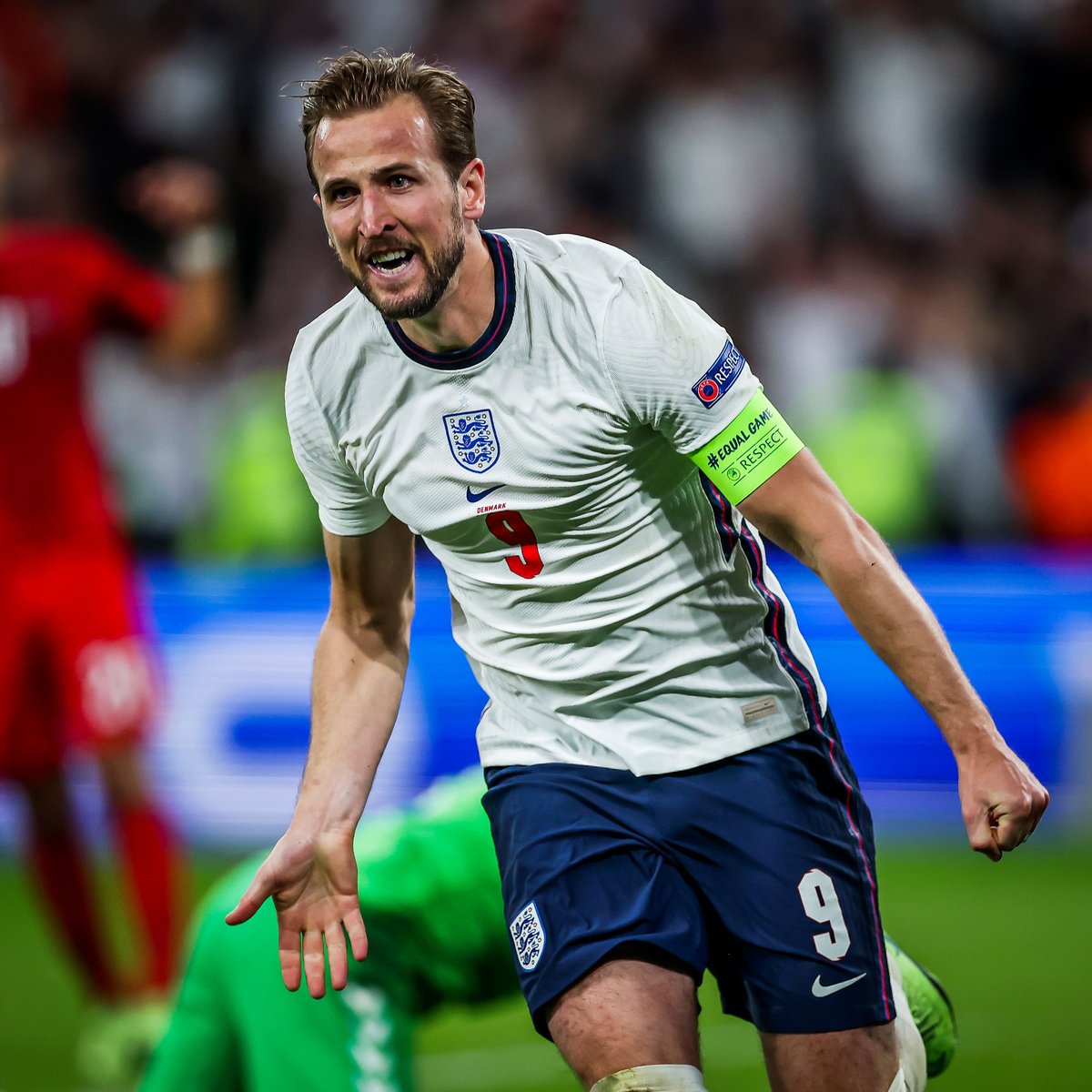 BleacherReport's tweet image. ENGLAND WILL PLAY IN THE #EURO2020 FINAL @brfootball