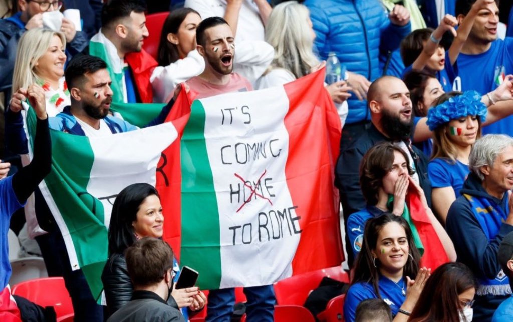 <a href="/Louis_Tomlinson/">Louis Tomlinson</a>