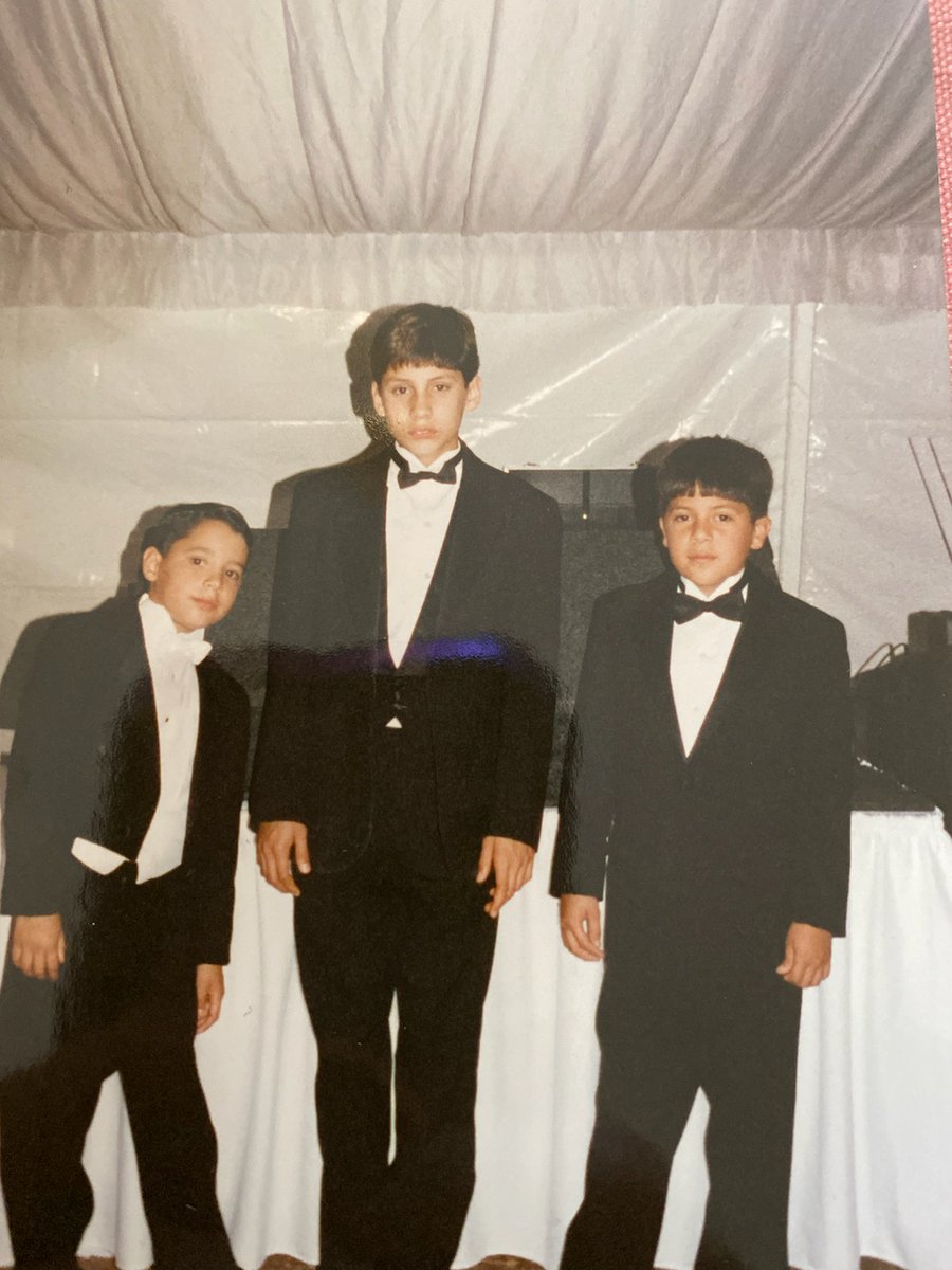 rollothebear007's tweet image. Me and my cousins... #dapperaf lol I was 8 or 21 or 10 I don't know lol
