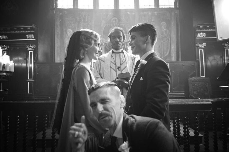 Острые козырьки джон и эсме. Свадьба шелби. Острые козырьки свадьба томми. Свадьба томаса шелби. Эсма шелби и джон шелби.