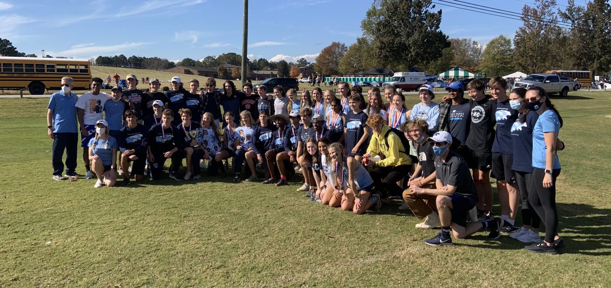 Thinking of <a href="/CambridgeHS1/">Cambridge High School</a> <a href="/CXC_Running/">Cambridge XC</a> Cross Country tonight as they receive a proclamation from the City of Milton! So proud of these athletes and coaches!!! GO BEARS!!! 🐻💙 <a href="/coach_coulter/">Coach Coulter</a>