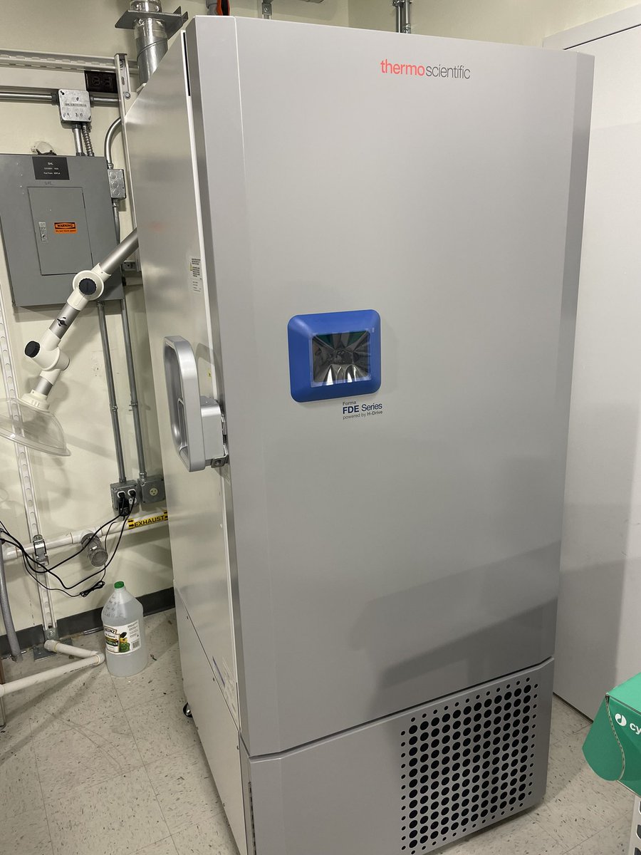 StellingLab's tweet photo. We got new toy 🤗😅. Our -80 freezer finally arrived. https://t.co/bqCvjPekPk