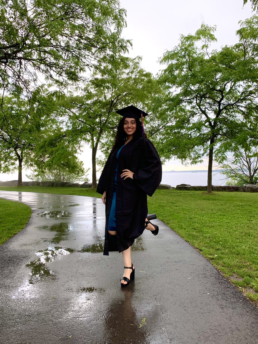 LOOK MOM I DID IT! 🎓
It feels so surreal that this chapter in my life has come to an end. I am so grateful for all the experiences that I was able to make over the past 4 years. WE DID IT AHHHHHH!!🎓🥳✨💙💙 #Grad2021 #Graduate #Classof2021