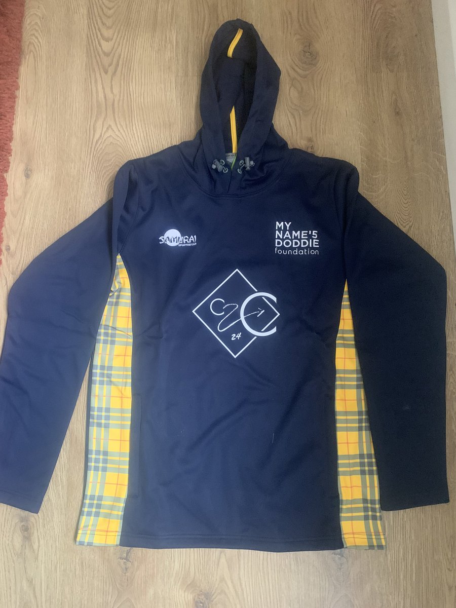 Last few days to get your hands on this hoodie £55 top bid…money goes straight into <a href="/JustGiving/">JustGiving</a> page for <a href="/MNDoddie5/">My Name'5 Doddie Foundation</a> #hoodie #charity #mnd