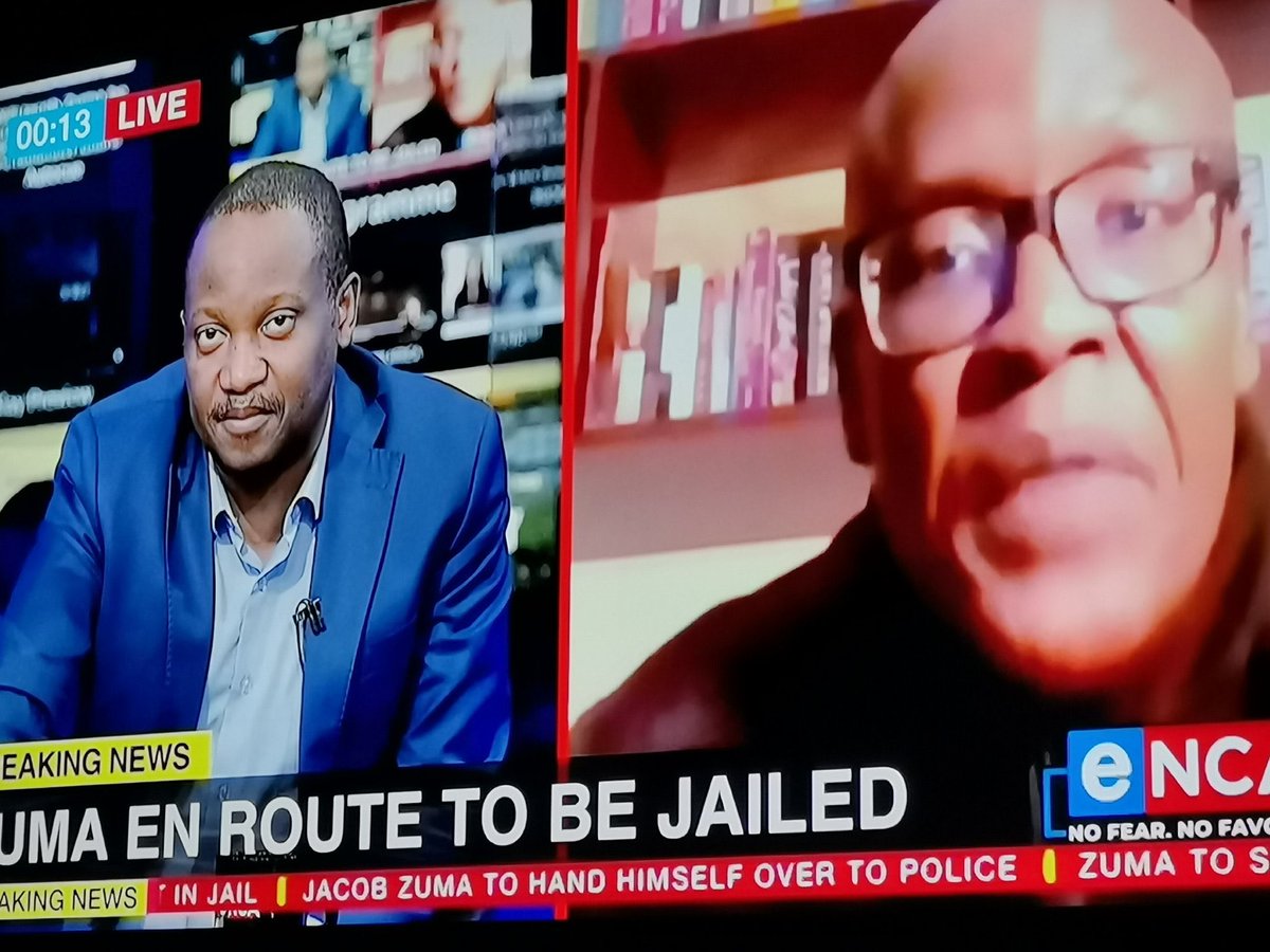 ACCONNA's tweet photo. Then kubekho aba 😂🤣😂, entertaining I tell you #ZumaArrest https://t.co/ahWXxy8NiD