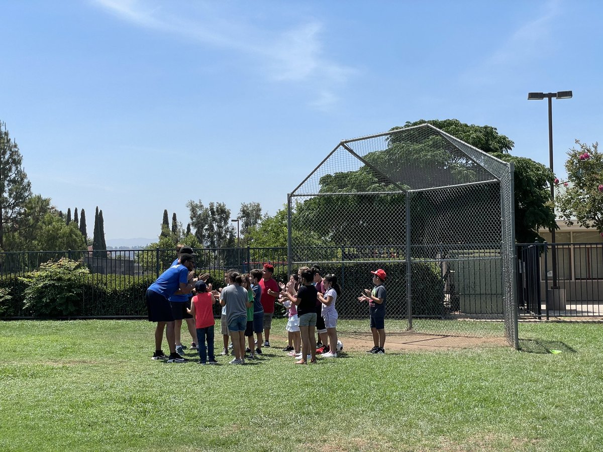 These lobitos had a blast today learning about fossils, creating dinosaur skeletons, and learning how to play kickball! #Lobocamp <a href="/BosLangAcademy/">Bostonia Global</a>