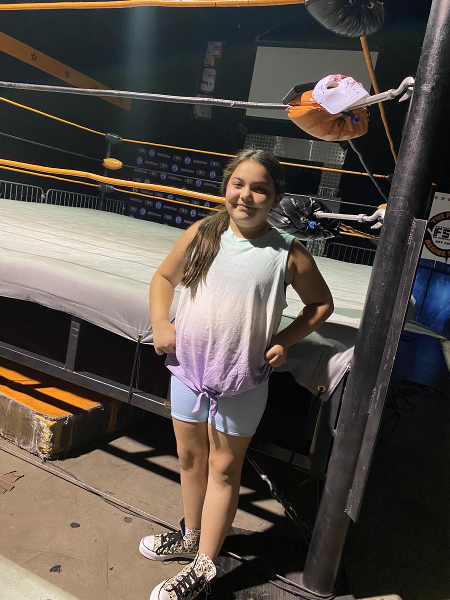 MarioG8o's tweet photo. Today was Mackโs 1st wrestling class @FSWVegas! Her instructor today was @DamianDrakeLV. He was a great guy taking his time and helping build her confidence! Thank you so much! #U4L #FSWW *also great getting to know you brother! ๐ค๐ฝ https://t.co/xJATIg8ejR
