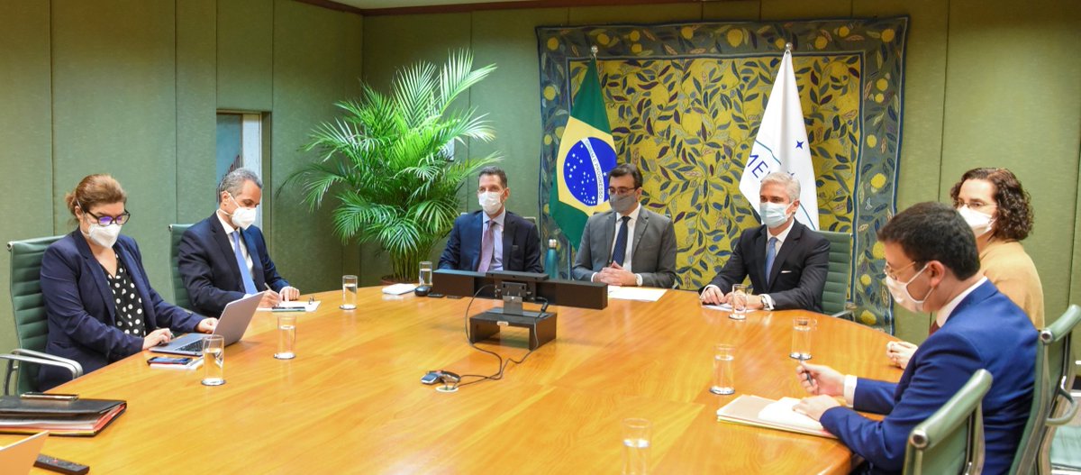 O ministro Carlos França participou hoje da LVIII Reunião do Conselho Mercado Comum (CMC), que, juntamente à cúpula dos chefes de estado do MERCOSUL, marca a transmissão da presidência "pro tempore" do bloco da Argentina para o Brasil.