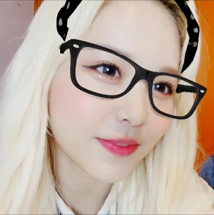 tiny__eu's tweet image. hihi !! this is a new account for posting tiny e:u pics for everyone 🥺 your daily dose of cuteness &amp;lt;3