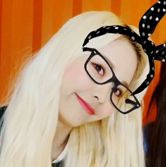 tiny__eu's tweet image. hihi !! this is a new account for posting tiny e:u pics for everyone 🥺 your daily dose of cuteness &amp;lt;3