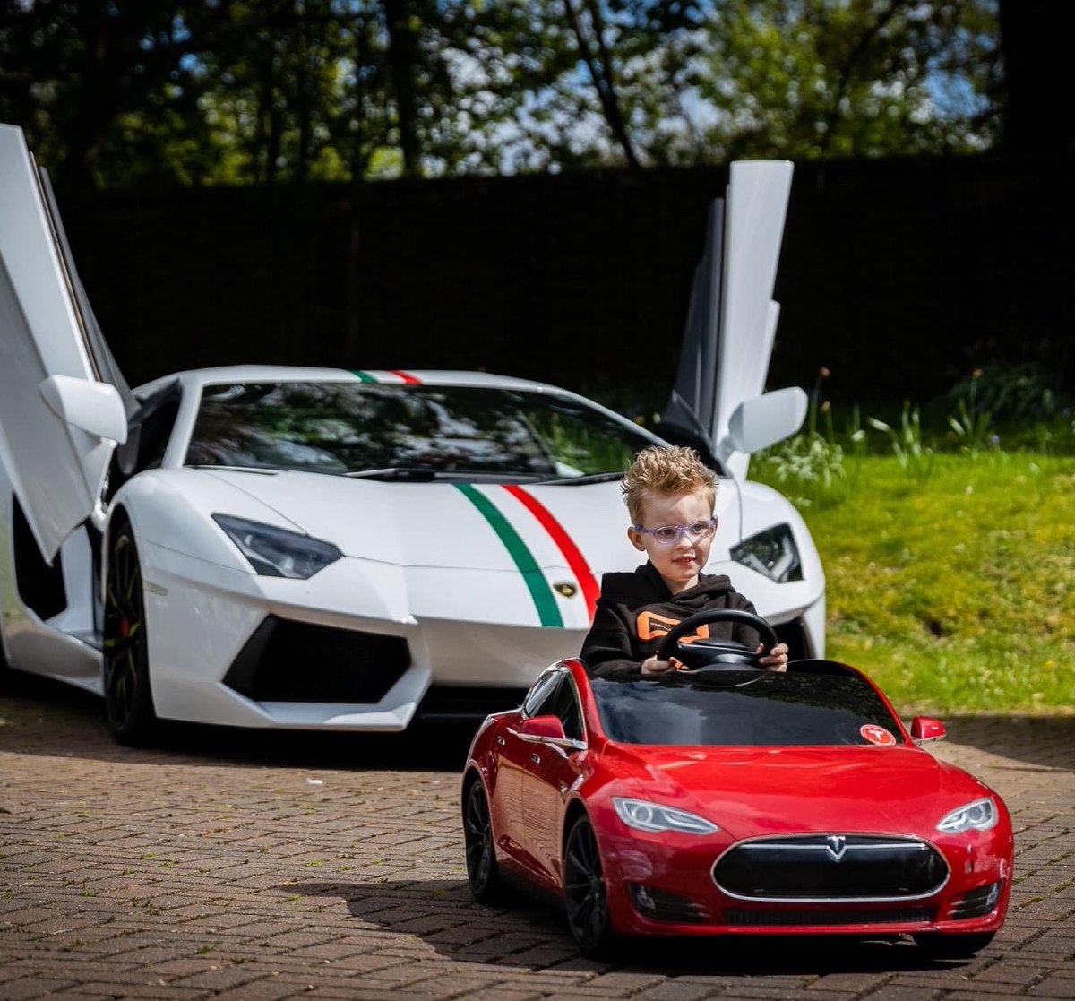 Pt 2……A few days after that, Charlie was taken ill and we have nursed him at home until he passed yesterday. He was so proud of his experience he told everybody all about it. I honestly can’t thank you enough xx