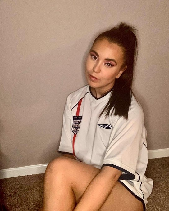 Never stopped me dreaming ⚽️🏴󠁧󠁢󠁥󠁮󠁧󠁿 https://t.co/2HwHio4RO4<a href="/tag/mondaymotivation"class="tags"><span>#mondaymotivation</span></a><a href="/tag/mondayvibes"class="tags"><span>#mondayvibes</span></a><a href="/tag/mondaymorning"class="tags"><span>#mondaymorning</span></a>