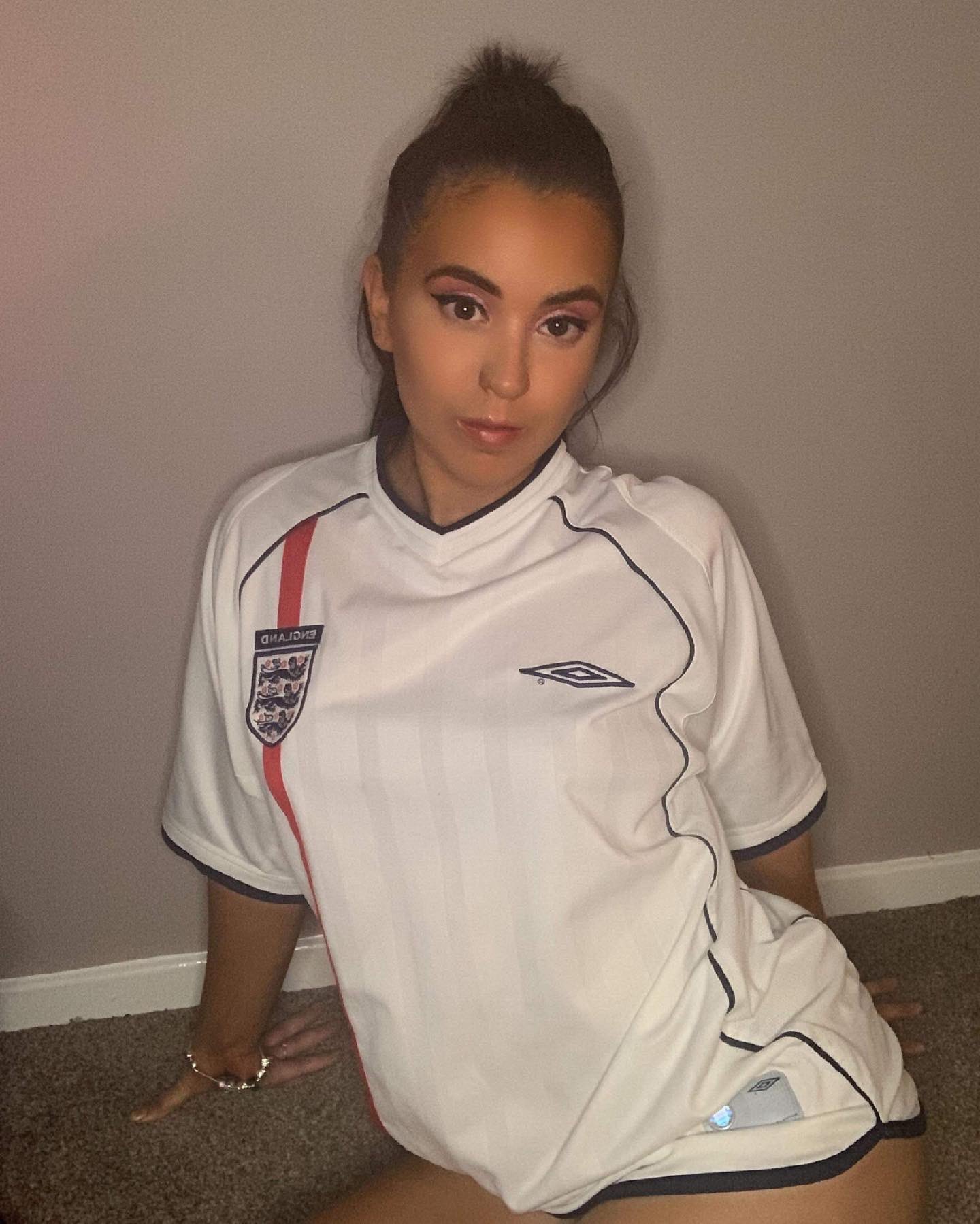2 pic. Never stopped me dreaming ⚽️🏴󠁧󠁢󠁥󠁮󠁧󠁿 https://t.co/2HwHio4RO4