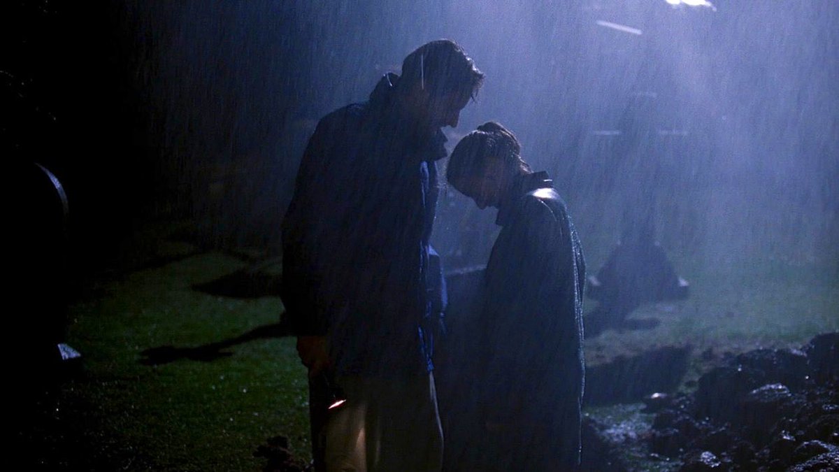 Mulder and Scully in every episode of “The X-Files” - a thread ✨

Alternatively, a visual depiction of television’s greatest slowburn

1x01 - Pilot