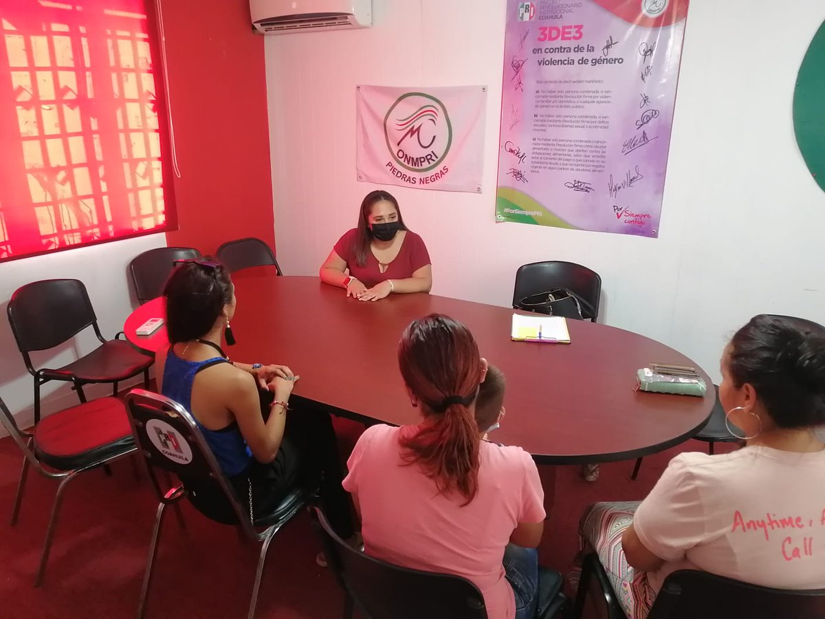 ONMPRI_PNCoah's tweet image. En nuestro partido las #Mujeres son #prioridad, por ésto el día de hoy se llevó a cabo el programa &quot;MIÉRCOLES DE MUJERES&quot; en donde se brinda Asesorías Psicológicas gratuitas, 
así como también el seguimiento para continuar #empoderando a quienes lo necesitan.
#MIÉRCOLESDEMUJERES