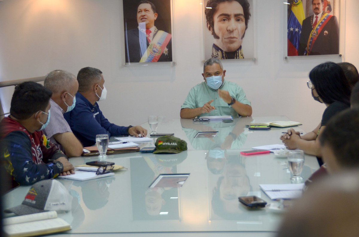 AdolfoP_Oficial's tweet photo. #07Jul Me reuní con el equipo de la Secretaría de Obras Públicas para concretar proyectos y obras para el desarrollo del estado Lara. #RevoluciónVictoriosa https://t.co/bi8crIcd85