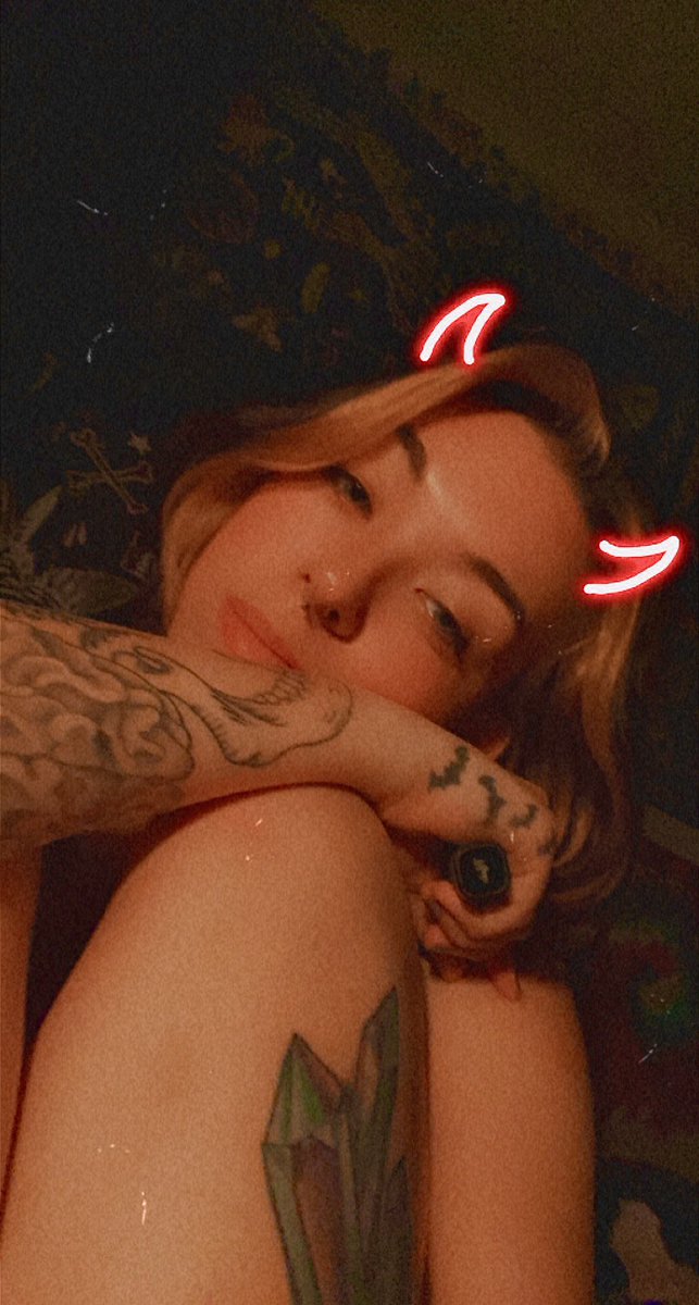 TattedGoddess9's tweet photo. Hi sugar daddy, wanna spoil me? 
#sugardaddy #babygirl #sugarbaby #cashapp https://t.co/e3BM2DlLOT