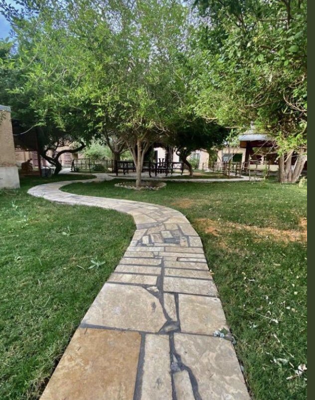 ابدأ صباحك بابتسامة ،، 
ودع كلّ من حولك يبتسم ،، 
ودع الحياة تشرق بالوانها الزّاهية ،،
وانعش روحك بالفرح والتّفاؤل ،، 

اسعد الله صباحكم بكل خير 💐😍