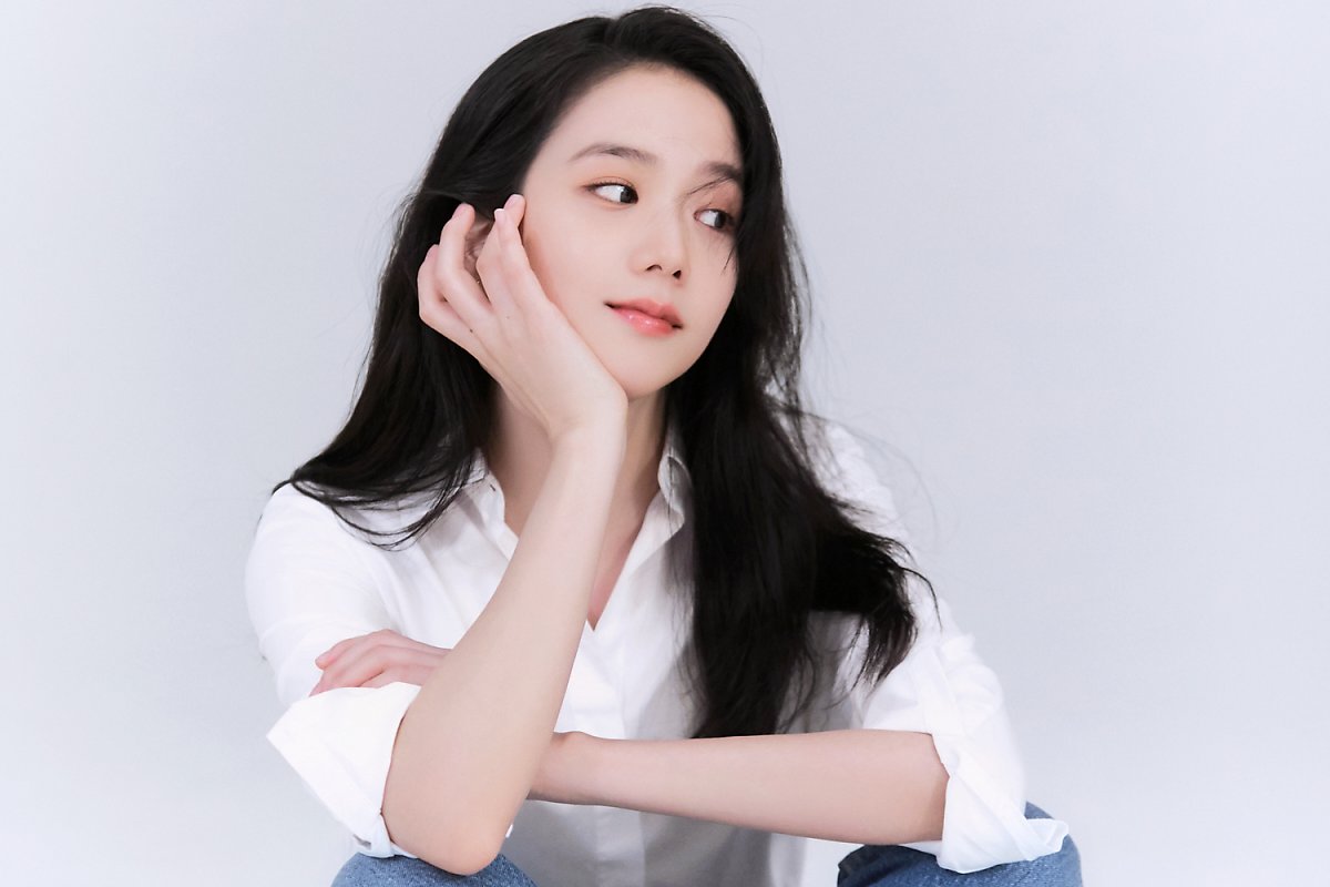 jisoogaIIery's tweet photo. kim jisoo is the standard https://t.co/hEgVjYeptW