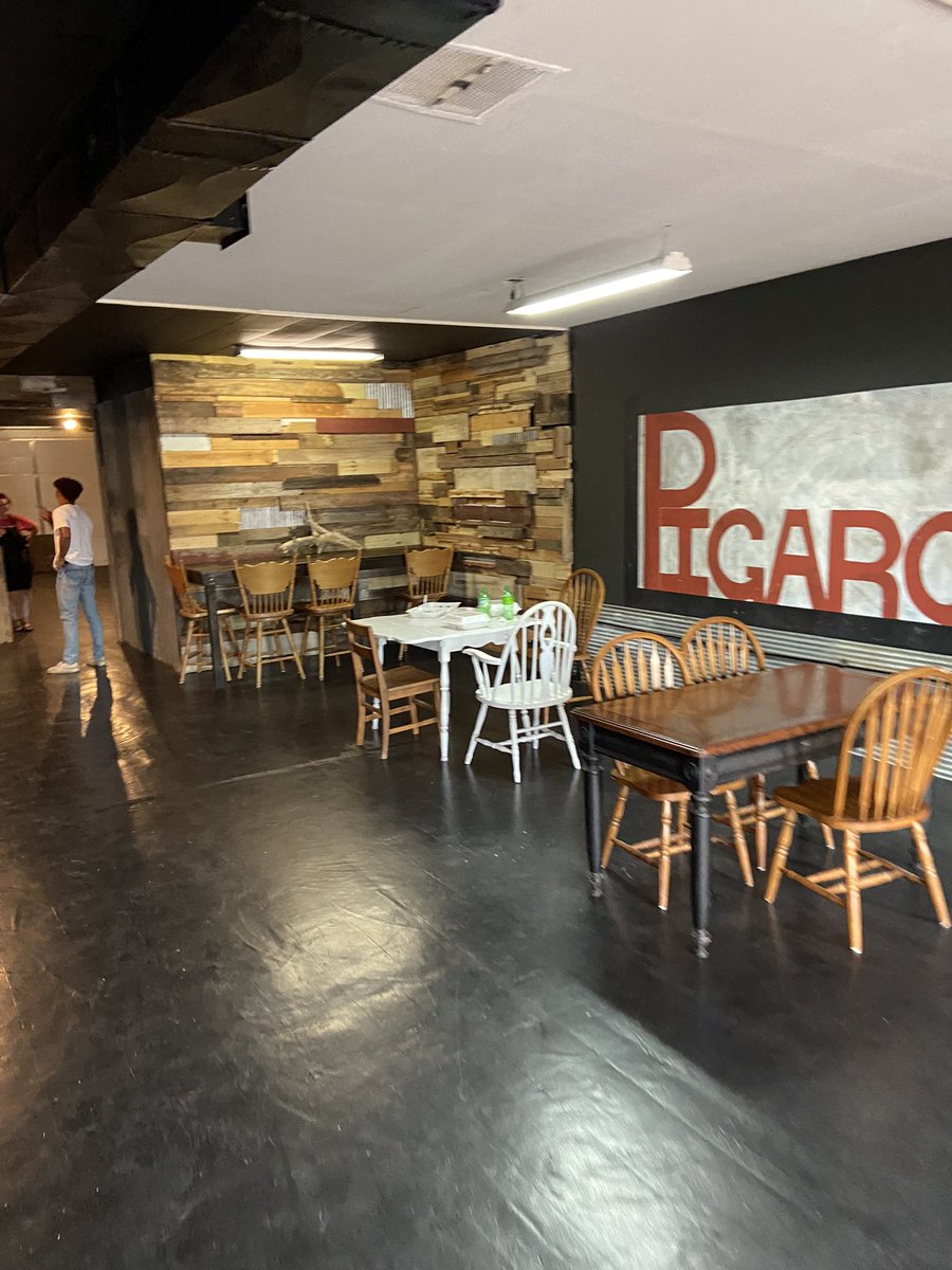 New BBQ place smacks, make sure you try it out! Right next door to Get’N Split