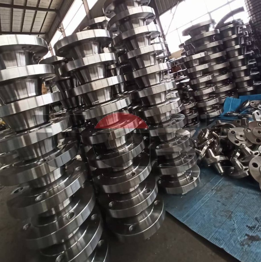 The two things in life you are in total control over are your attitude and your effort. 
生活的态度，努力的程度，全在自己