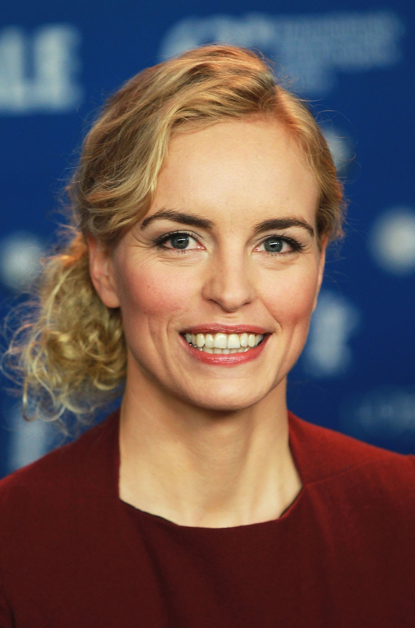 Happy 46th birthday to Nina Hoss 