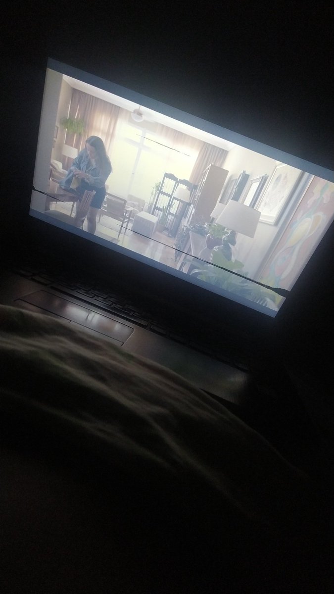 evinhapocoto_'s tweet photo. Um ano e dez meses sendo comemorado em grande estilo, descobrindo mais uma série de tráfico brasileira 😛 #DOMNoPrimeVideo https://t.co/MdDdSCOINN
