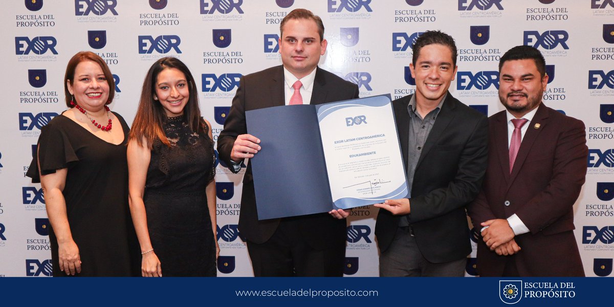 EdProposito's tweet photo. Durante la formación compitieron en la formulación de proyectos de innovación social. El ganador EDUKAMBIENTE, liderado por @KlbPadilla , recibió capital semilla de la Iniciativa EXOR para la Creatividad Joven. #EXOR #AliadoEstratégico #EscueladelPropósito 🤝#Liderazgo https://t.co/zUCbkVj3QH
