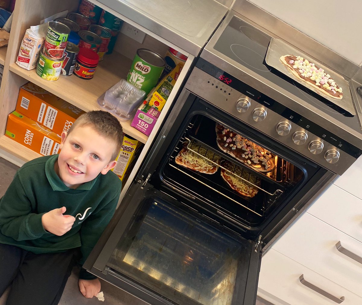 2021Pitau2's tweet photo. We had so much fun making our pizza restaurant a reality and got some great reviews! It was great to see all our bread learning connect to our world. Our tauira loved making kai for their friends in Matariki spirit. Mānawatia a Matariki #bromleyschoolnz #connected https://t.co/UldbpjdhId