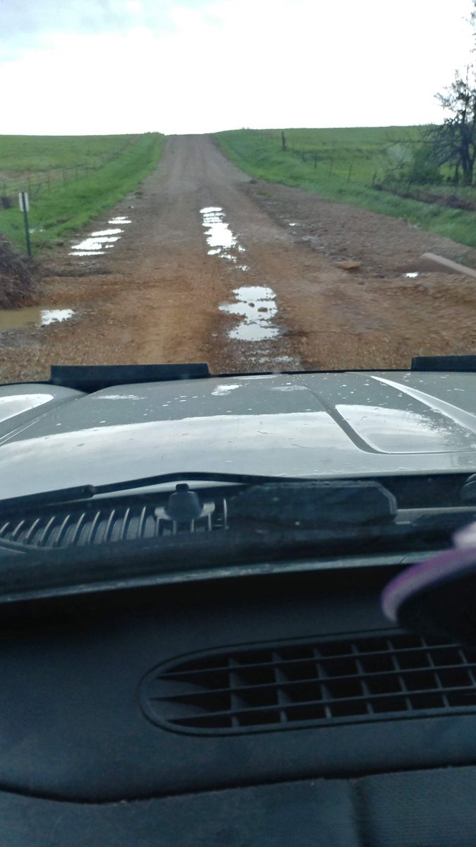 AmandaT1986's tweet photo. @ConradNoShow It would sure give us a better argument when they say "Don't you know our county is broke?" #dirtroadproblems https://t.co/KvpE7dJHmw
