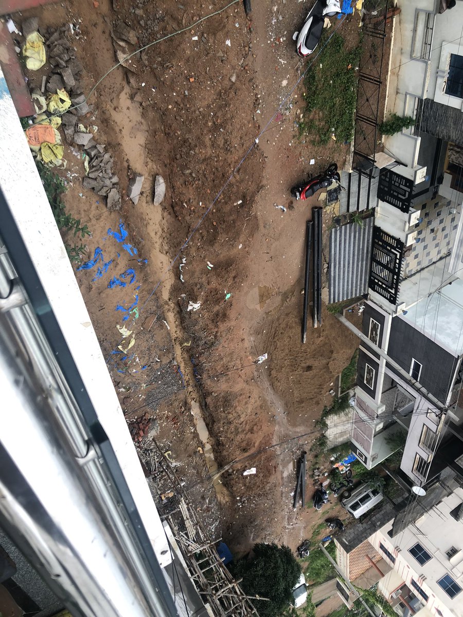 steffivaz1's tweet photo. @GHMCOnline @CommissionrGHMC @gachibowli Please help, this is the current status of the street at TNGOS Colony, Gachibowli phase 2, I am currently 9 months pregnant and have no way to call an ambulance or go to the hospital for any emergency. This is very dangerous. https://t.co/YH41BiFRag